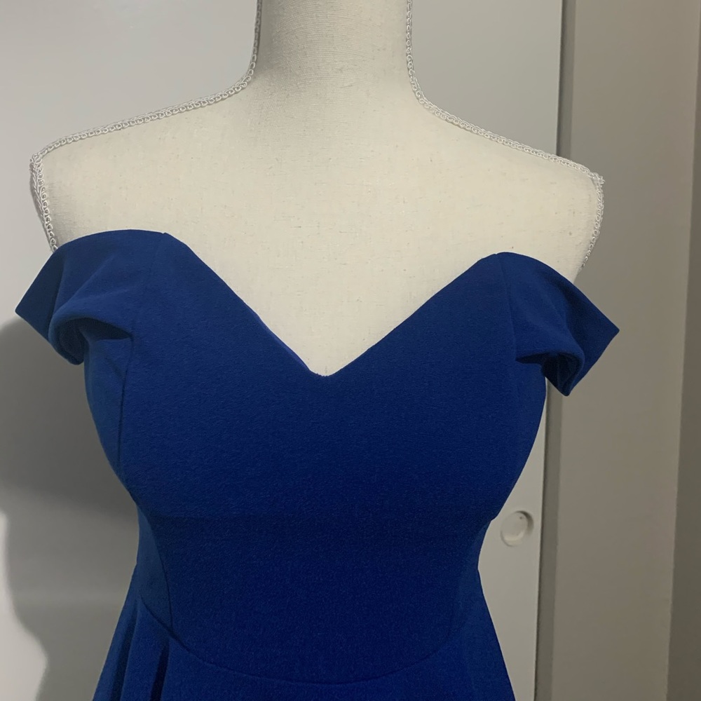 Windsor dress size medium off the shoulders